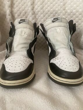 Nike White and Black Retro High-Top Sneakers 2021-2022